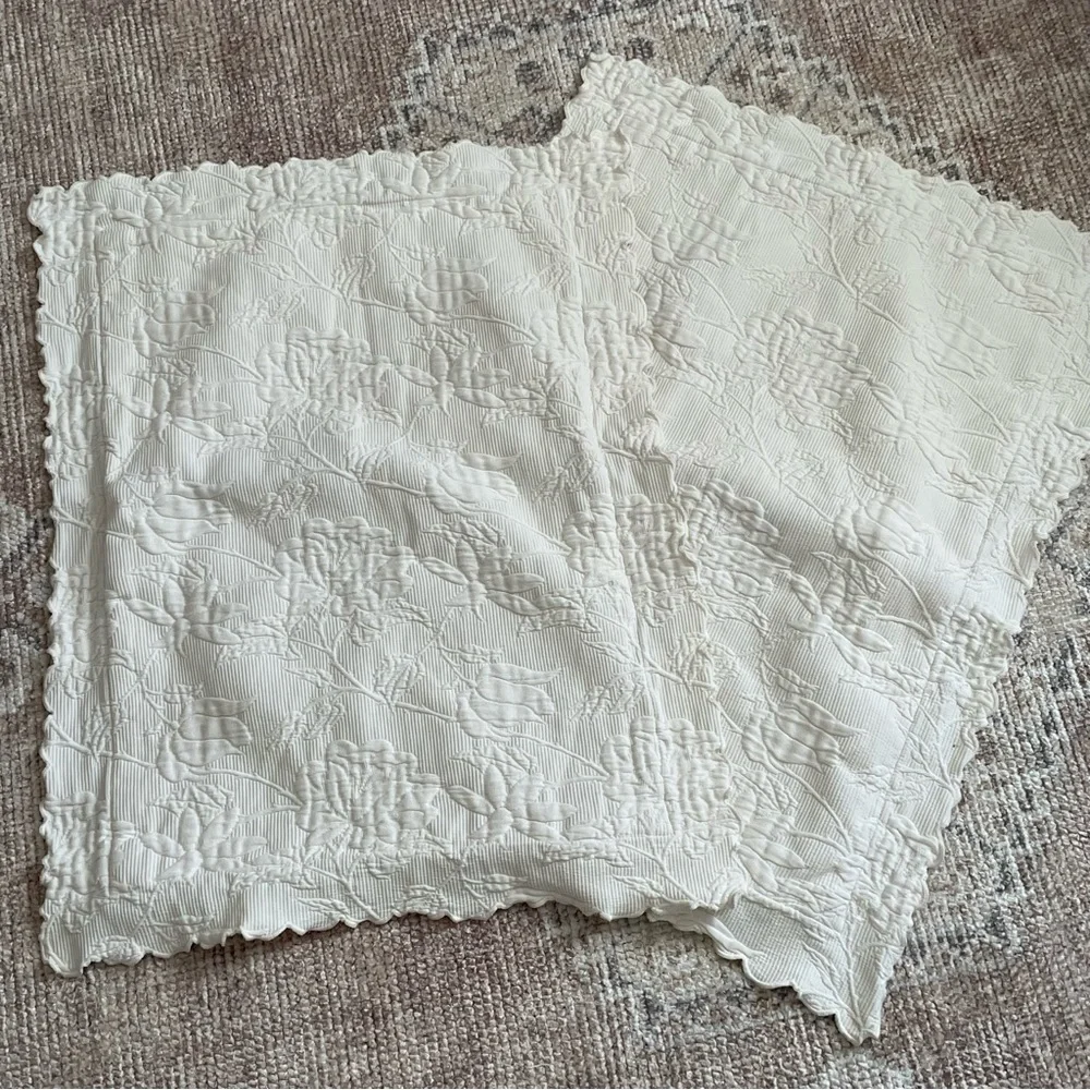 Peacock Alley Cream Scalloped Edge 2/  Pillow Shams